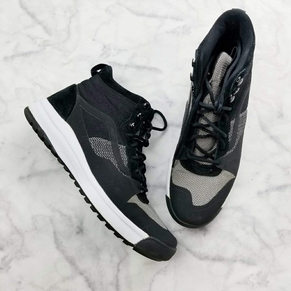 Vans Other - Van's|Off the Wall Ultracush Sneakers